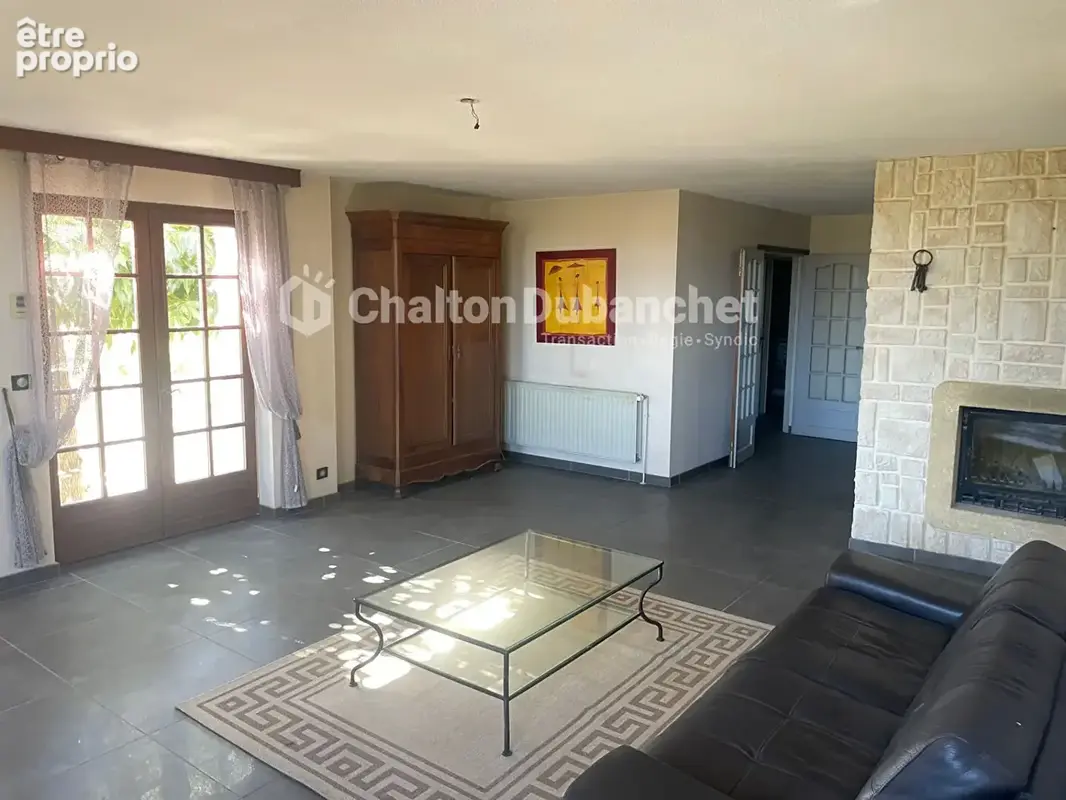 Maison 9 pièces 265 m² à vendre à Saint-Just-La-Pendue (42540) - photo 7