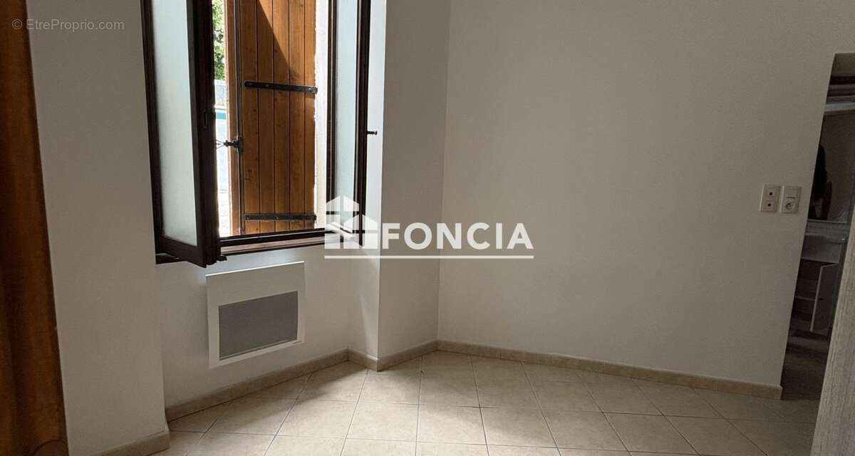 Appartement à ROQUEMAURE