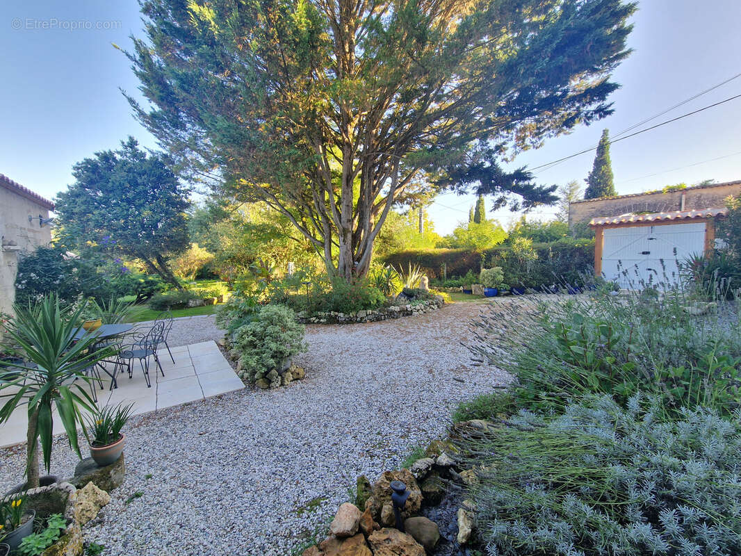 Maison à FOUQUEBRUNE