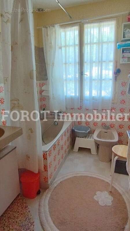 Maison à SAINT-MARTIN-DE-VALAMAS