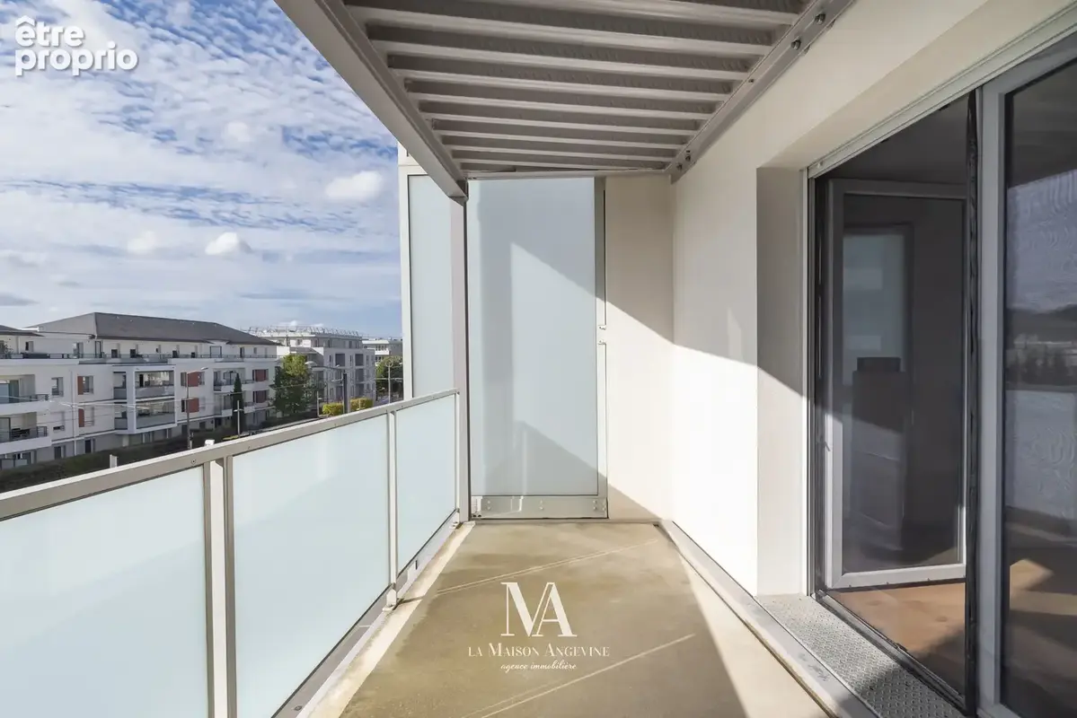 À vendre   bel appartement t3 avec terrasse et parking sécurisé à avrillé - photo 9