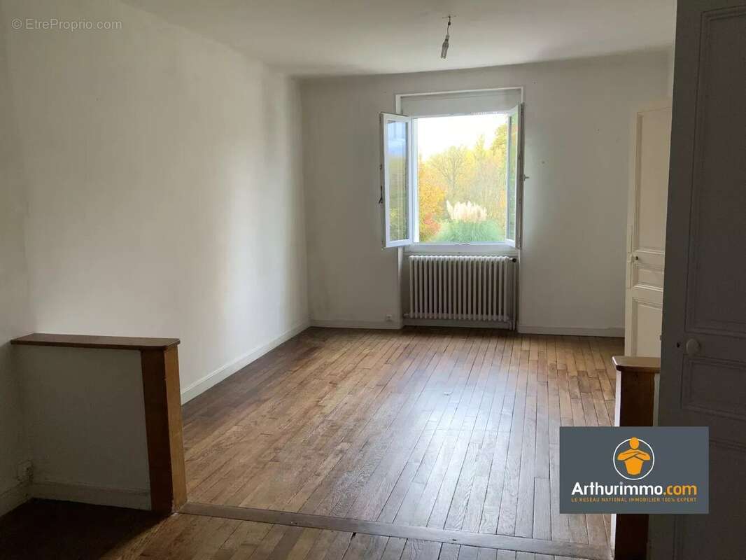 Maison à NEUFCHATEL-SUR-AISNE