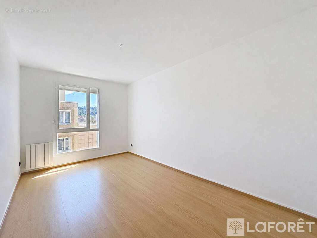 Appartement  Bourgoin-jallieu 4 pièce(s) 83 m2 - photo 3