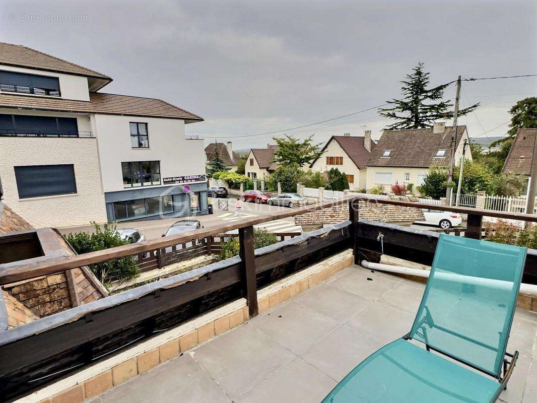 Appartement à JUZIERS