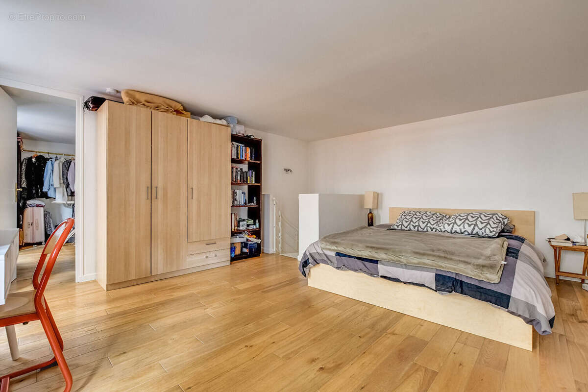 Appartement à PARIS-10E