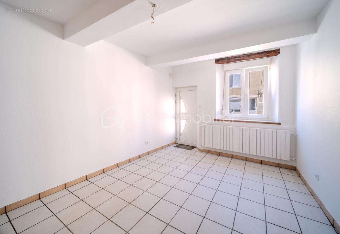 Mieux qu'un appartement, Maison de village avec beaux volumes et potentiel — Foug (54) - photo 3