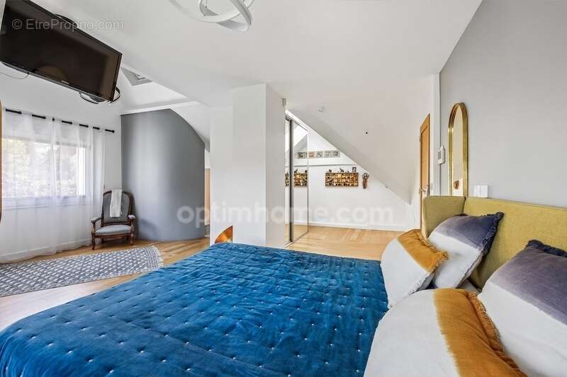 Maison à VERNEUIL-SUR-SEINE