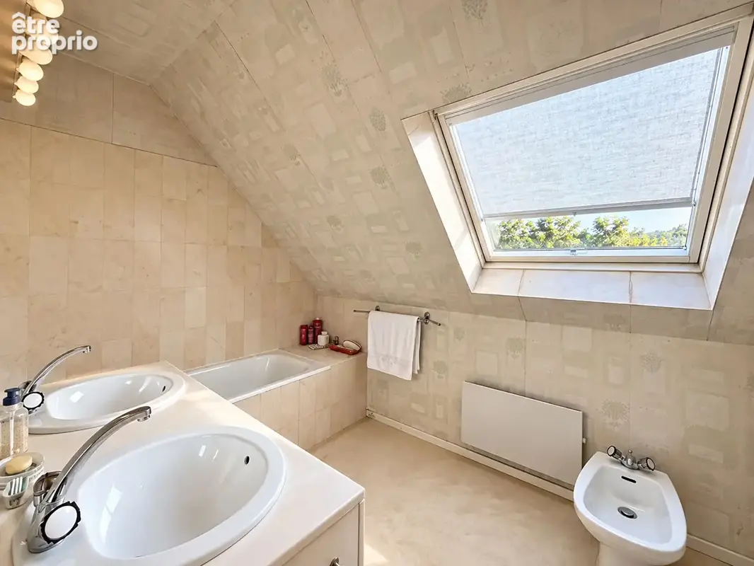LES LOGES EN  JOSAS ? Maison familiale de 1982 d'une surface de 169.62 M2 - photo 13
