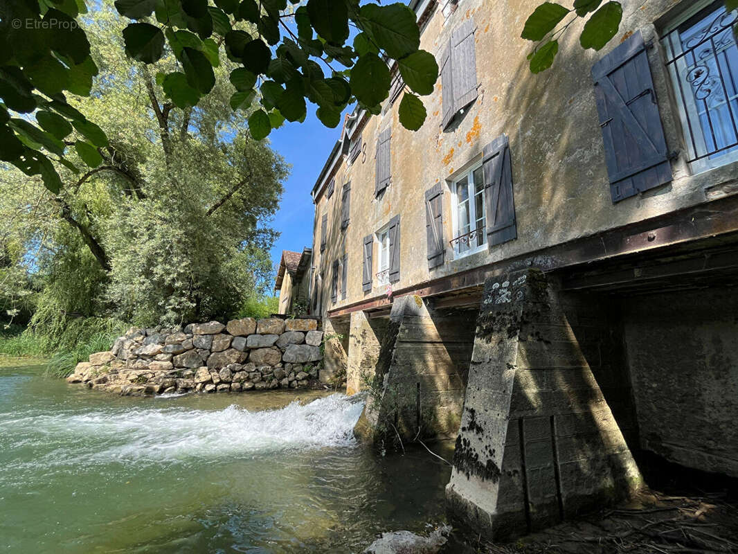 Maison à LONS-LE-SAUNIER