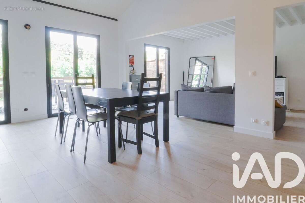 Maison 135 m² à Saulx-Les-Chartreux  - photo 6