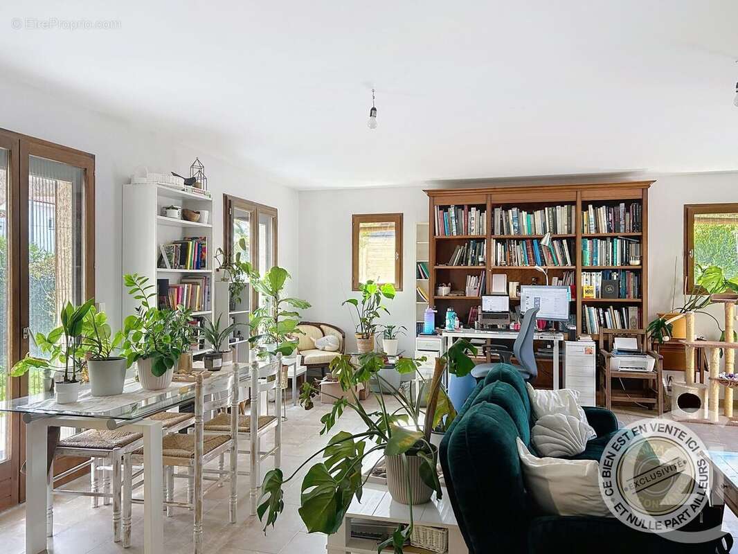 Maison à SAINT-LAURENT-DE-LA-SALANQUE