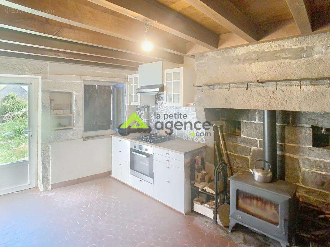 Maison à ROYERE-DE-VASSIVIERE