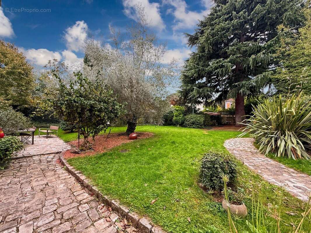 Maison à LIMEIL-BREVANNES