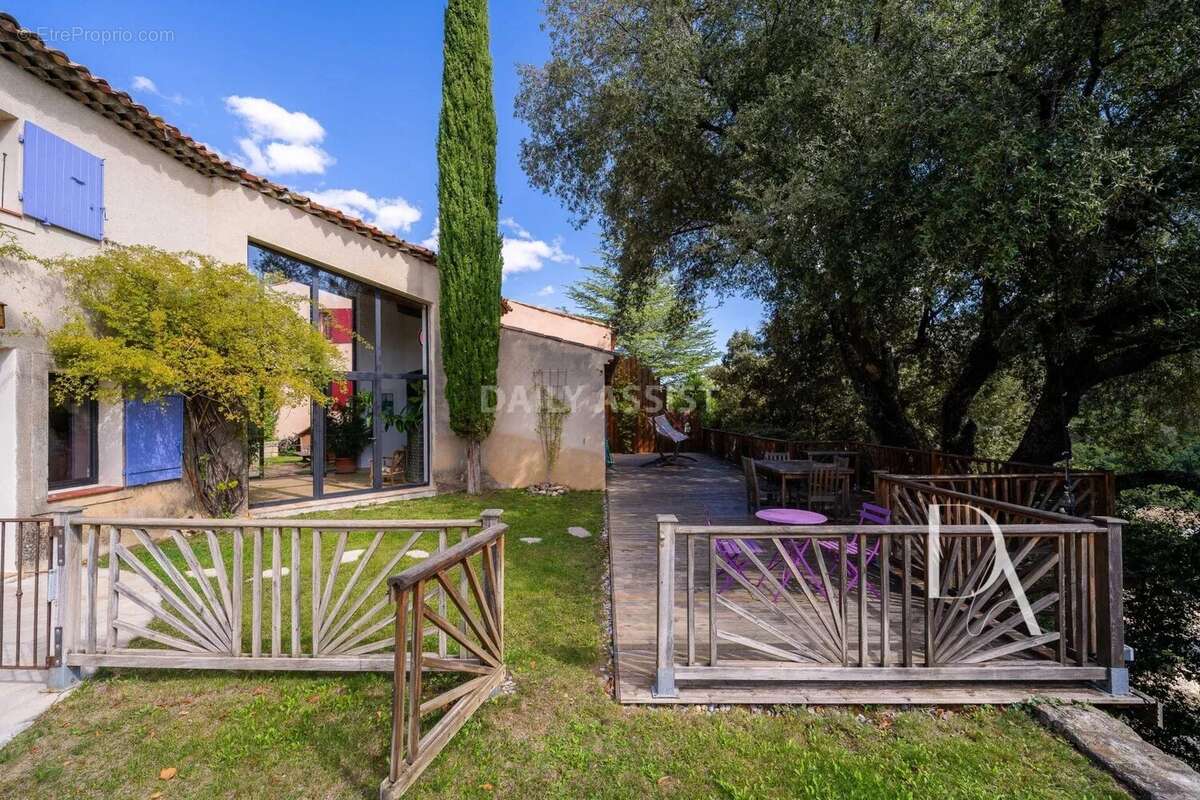 Appartement à VAUVENARGUES