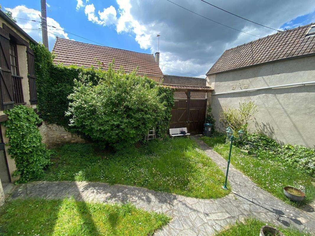 Maison de charme à Follainville Dennemont - photo 2