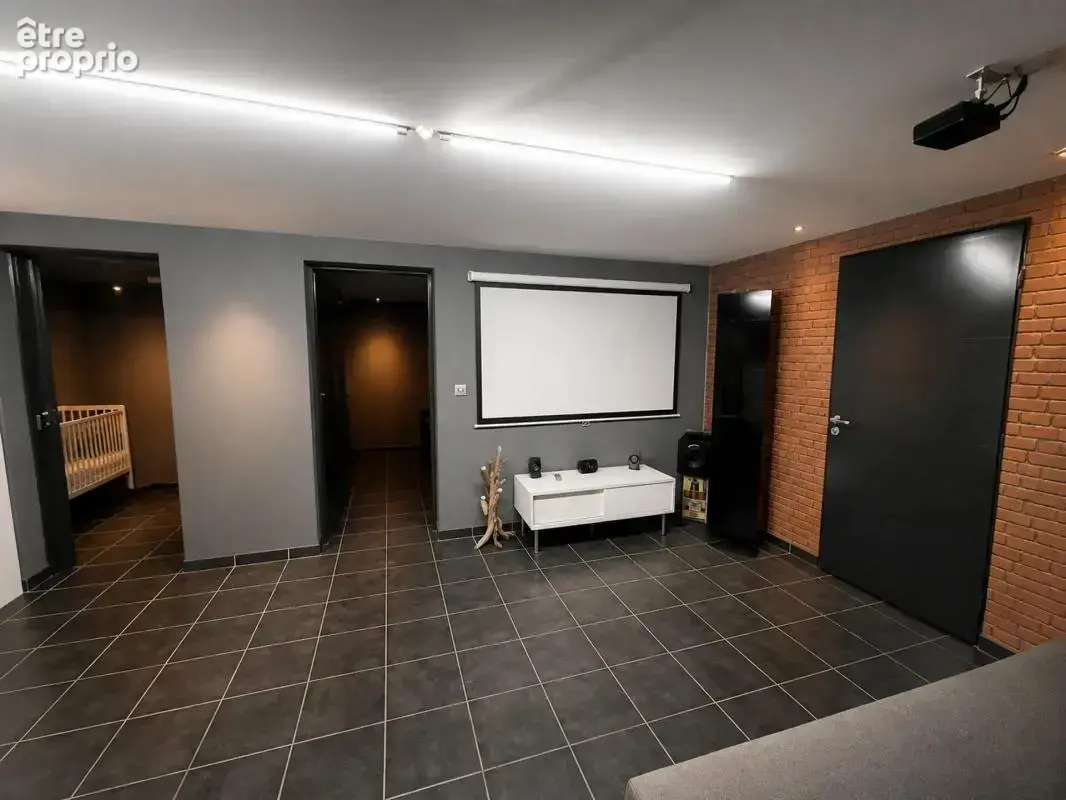 Maison de 8 pièces de 210 m² à Cahors - photo 9