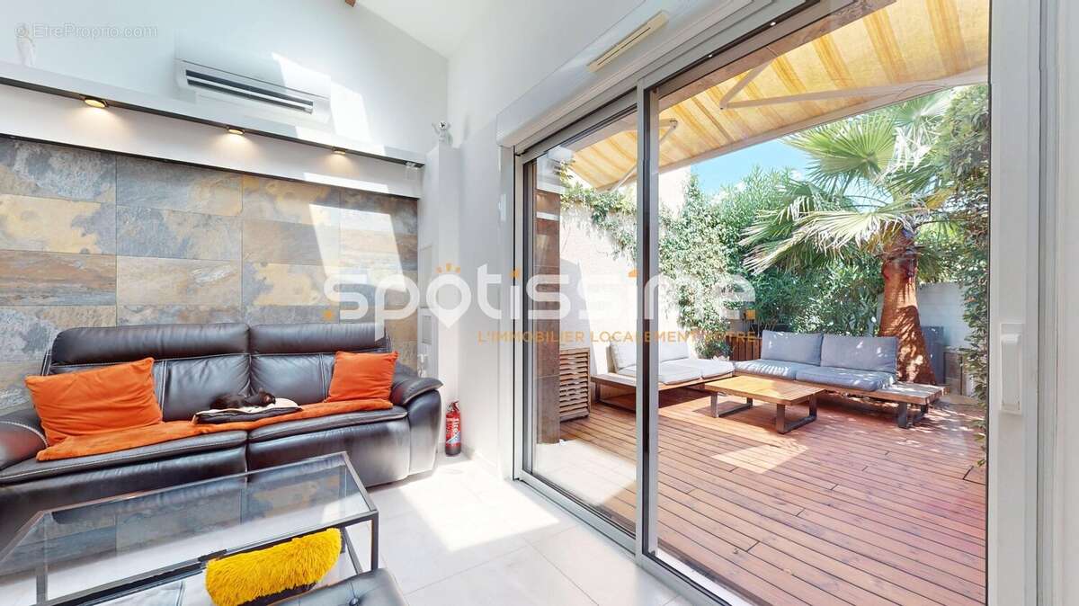 CAP D'AGDE, RICHELIEU - Villa entièrement rénovée avec GARAGE et deux jardins - photo 11