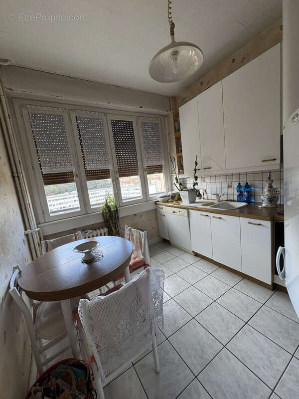 St etienne f4 de 75 m2 sect fac rue desiré claude - photo 8