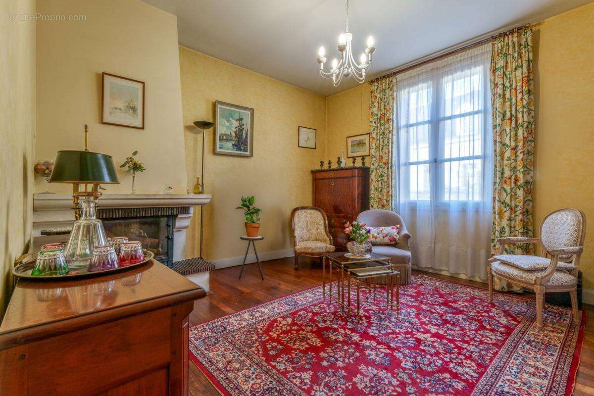 Maison et dépendance à vendre à SAINT CYR SUR LOIRE (37) - photo 9