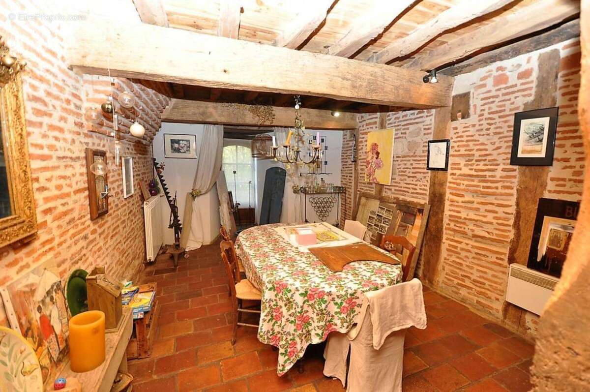 Maison 400 m² à Gaillac  - photo 10