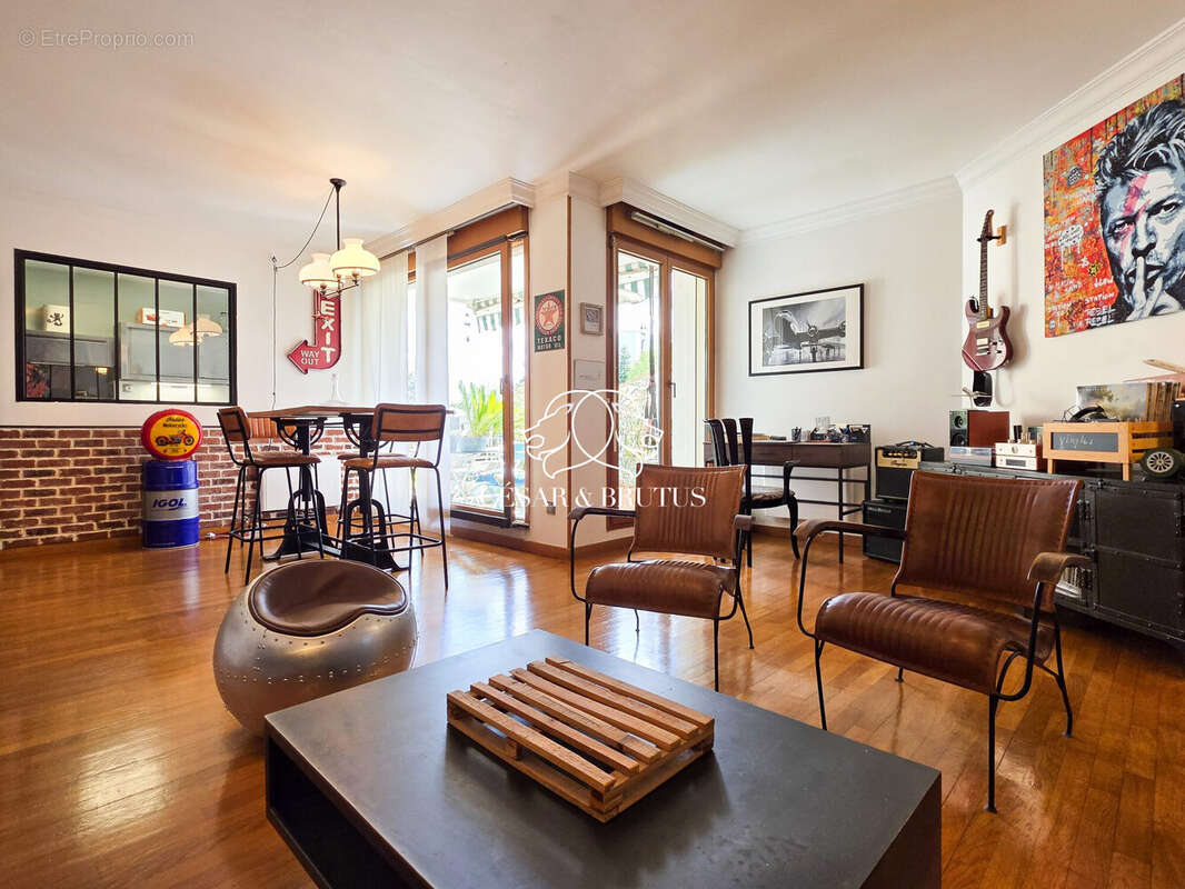Photo Appartement à Bron au prix de 339 000€