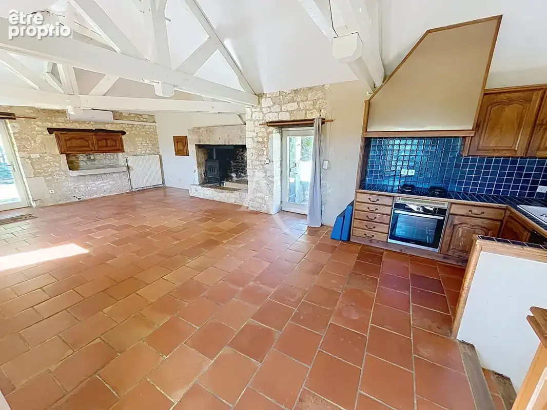 Jolie maison en pierre restaurée de 3 chambres avec vue - photo 3