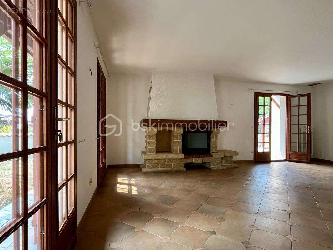 SAUJON  -  maison plain-pied 98 m2 sur terrain clos 514 m2 - photo 6