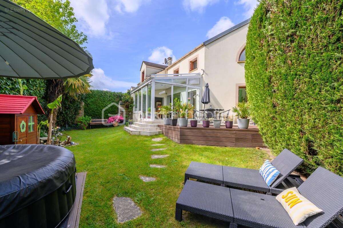 Maison à LE PLESSIS-TREVISE