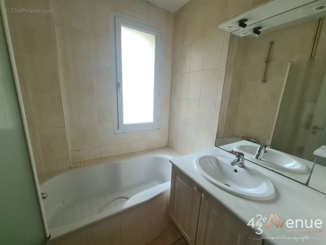 Appartement à SAINT-ETIENNE