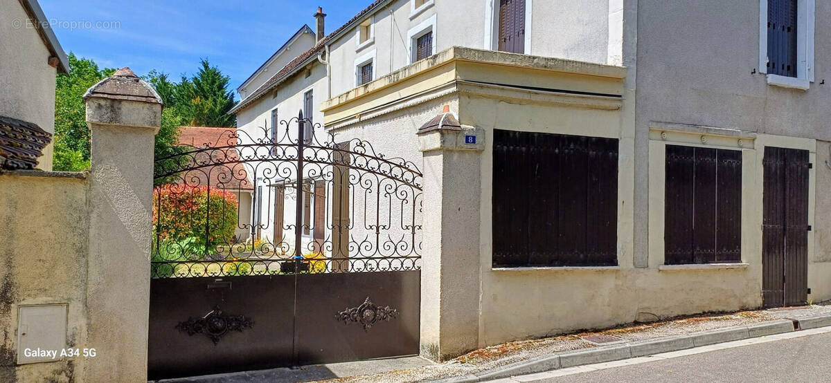 Maison à LEZINNES