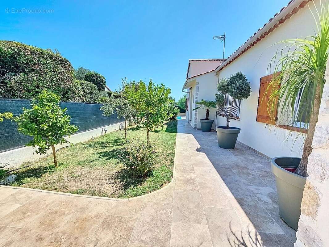 Maison à SAINT-LAURENT-DU-VAR