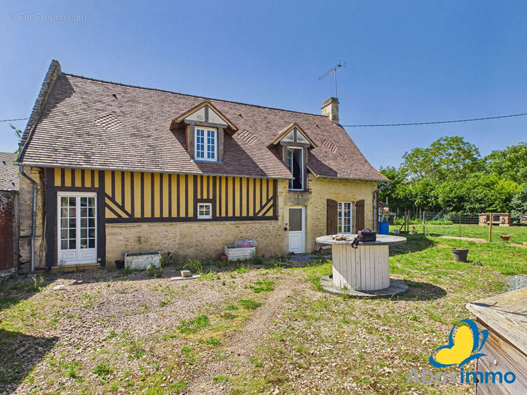 Maison à SAINT-PIERRE-SUR-DIVES