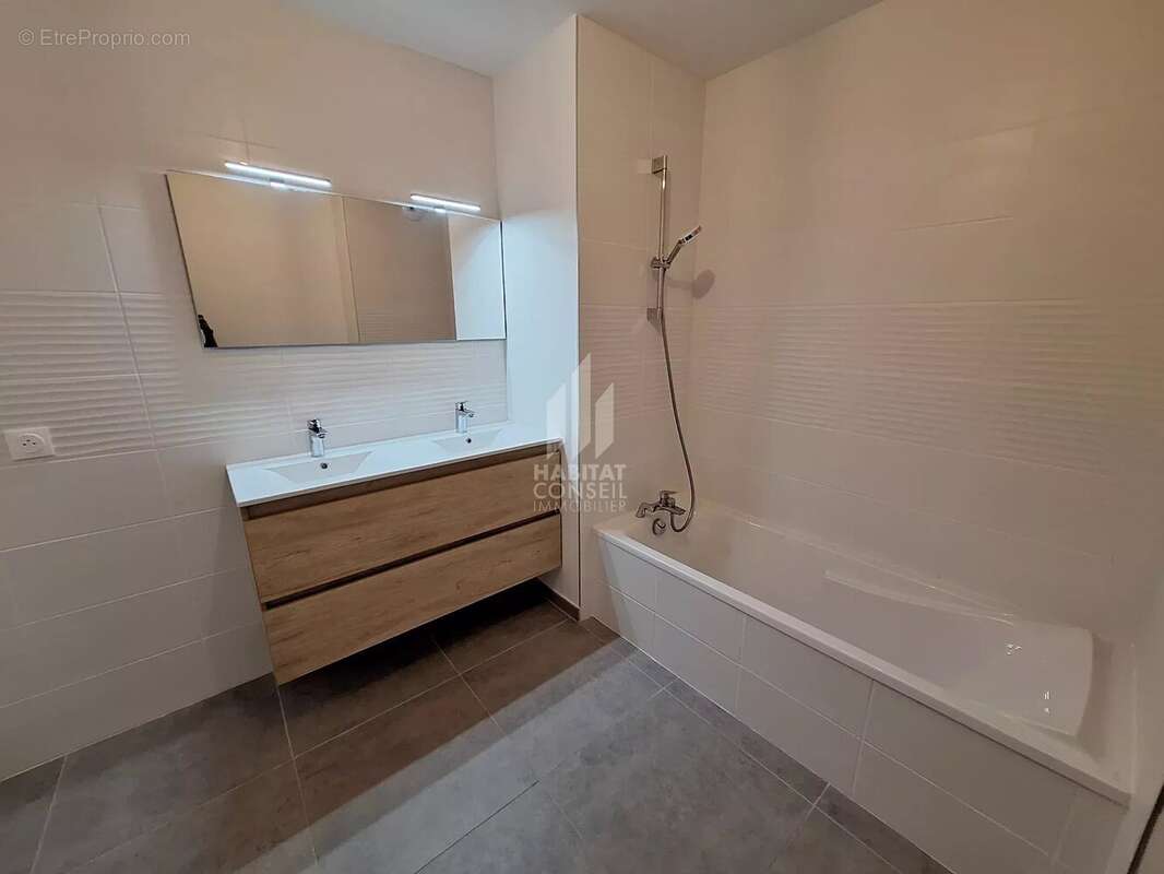 Appartement à CORENC