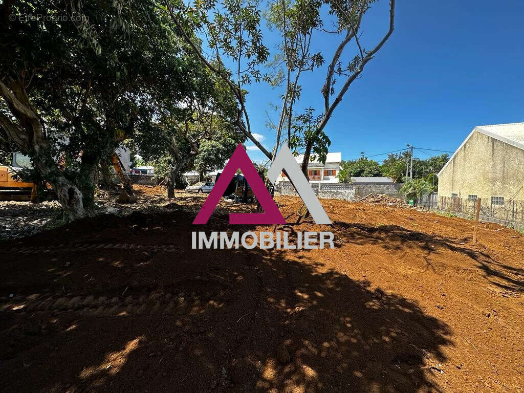 Terrain à SAINT-PIERRE