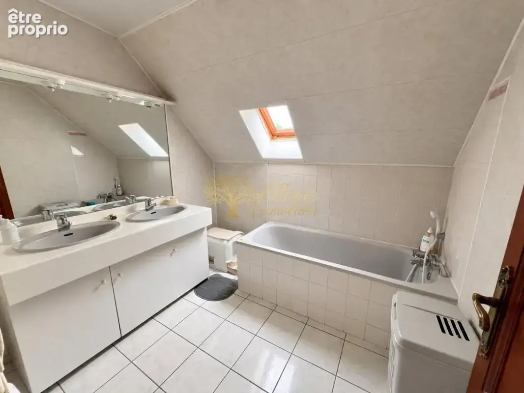 Pavillon indépendant de 130 m² habitables – 4 chambres – Sous-sol total – Terrain de 474 m² sans vis-à-vis - photo 14
