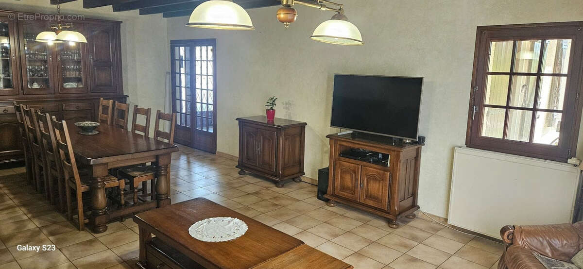 Maison à VILLENEUVE-LES-MONTREAL