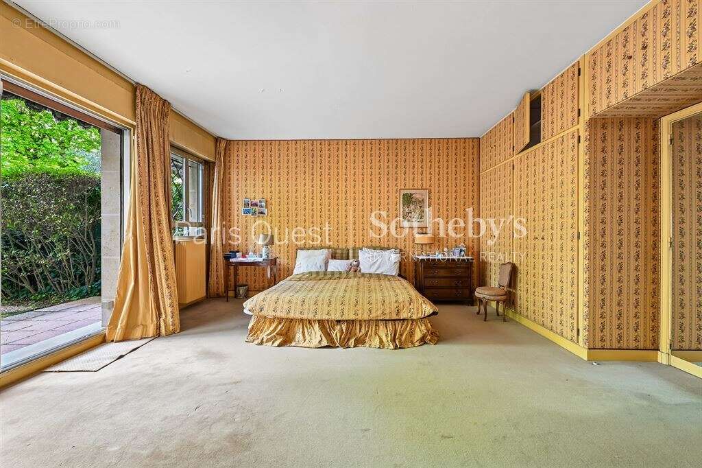 Appartement à NEUILLY-SUR-SEINE