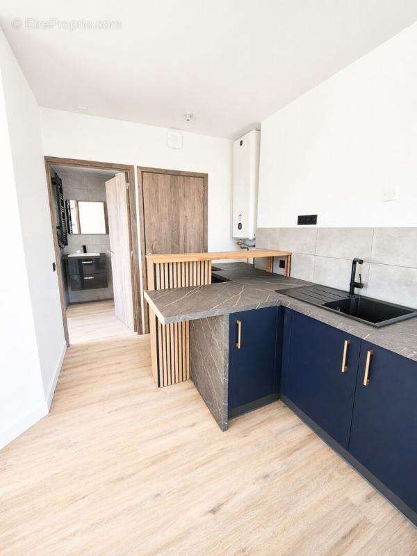 Appartement T2, très lumineux, refait à neuf - RDC de plain-pied - Proximité immédiate arrêt de bus - À 20 min de Lorient / 25 m - photo 6