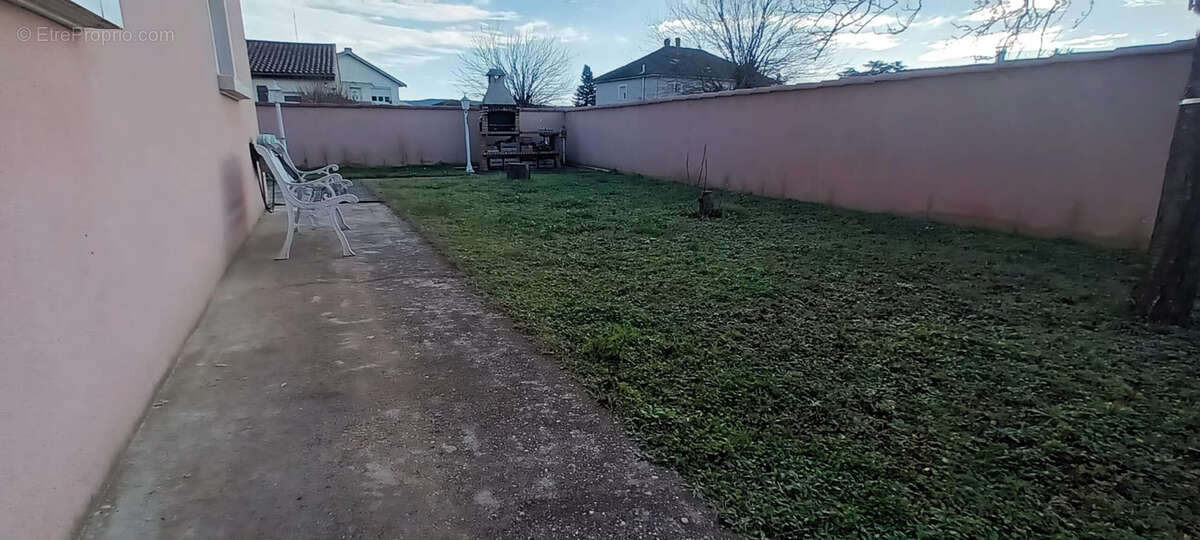 Maison à SAINT-ROMAIN-DE-JALIONAS