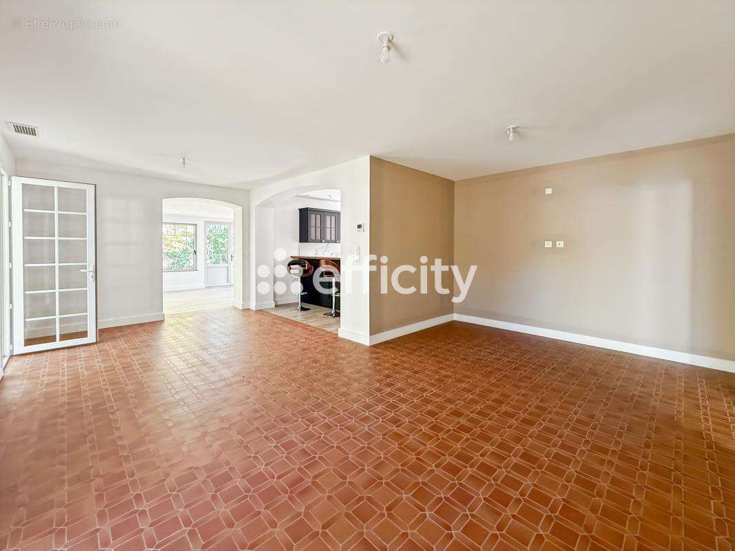 Maison à VILLENAVE-D'ORNON