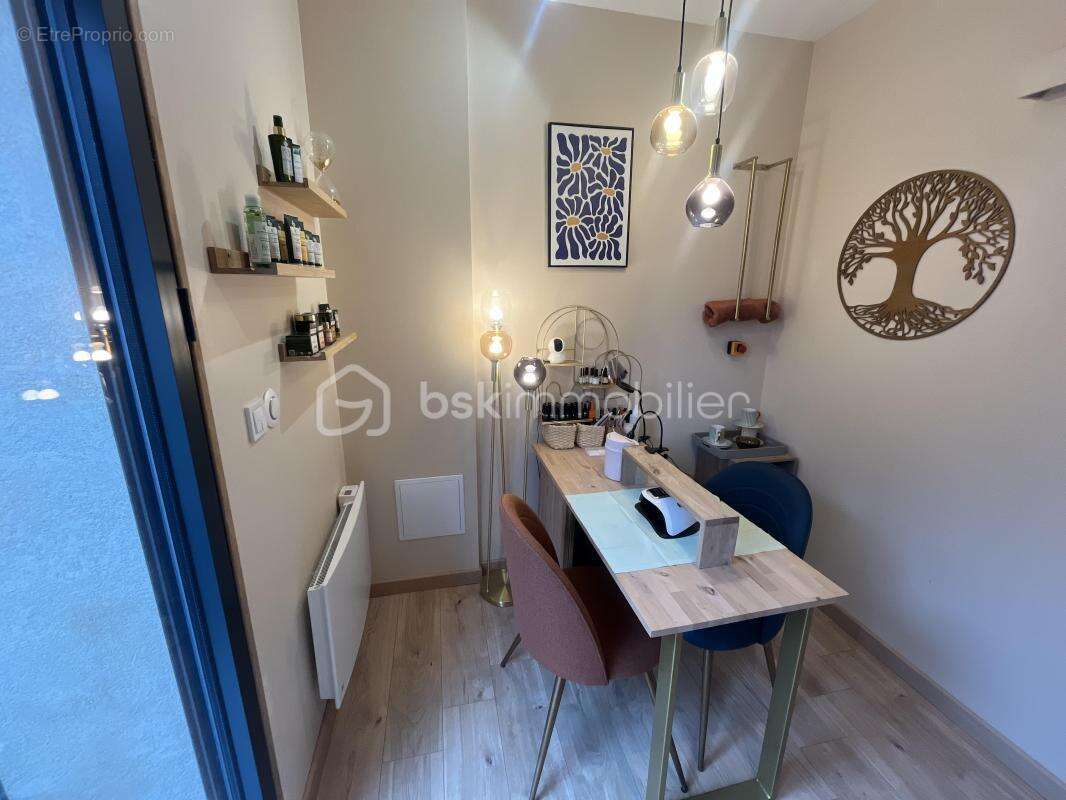 Commerce à FRESNES-LES-MONTAUBAN