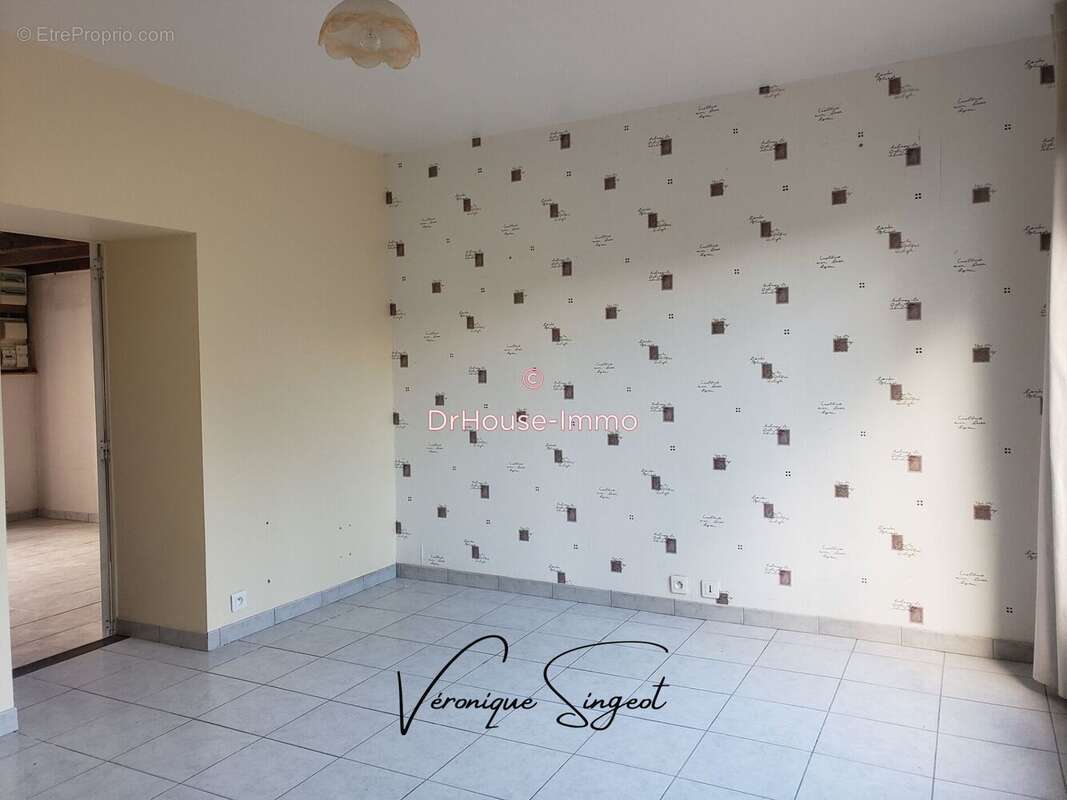 Maison à SAINT-MAURICE-LE-GIRARD