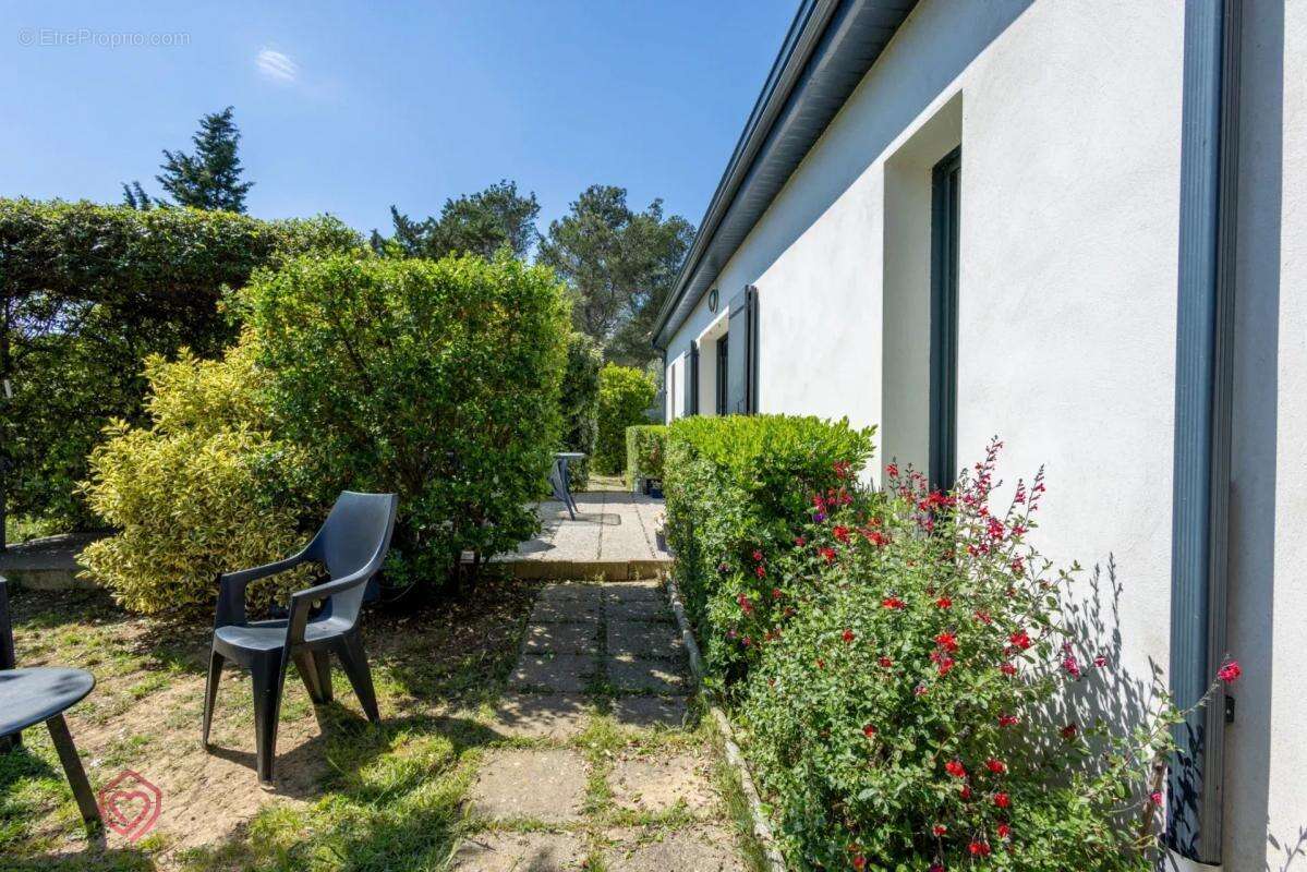 Maison à BOUILHONNAC