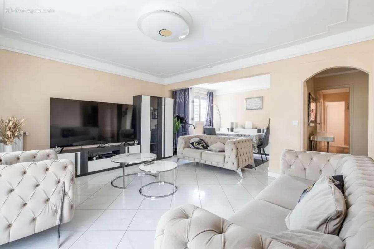 appartement  5 pièces avec double séjour, garage et cave - photo 2
