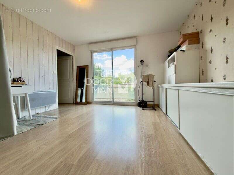 Maison 53000 - photo 9