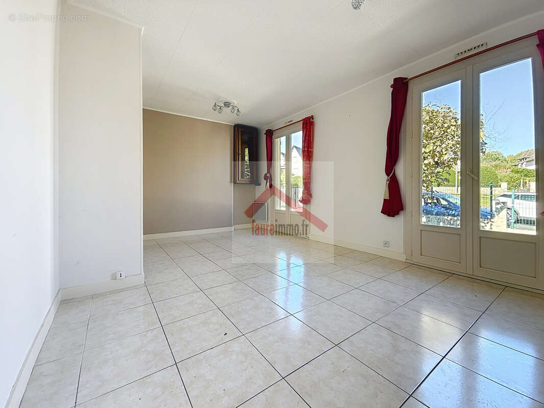 Maison à PERPEZAC-LE-NOIR