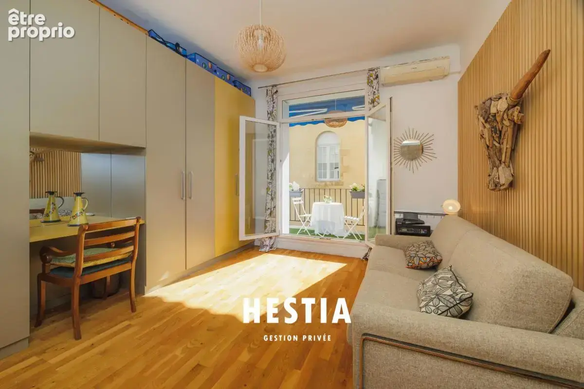 Marseille 6e – Rue Paradis – T3/4 rénové de 114 m² avec terrasse et balcon - photo 9