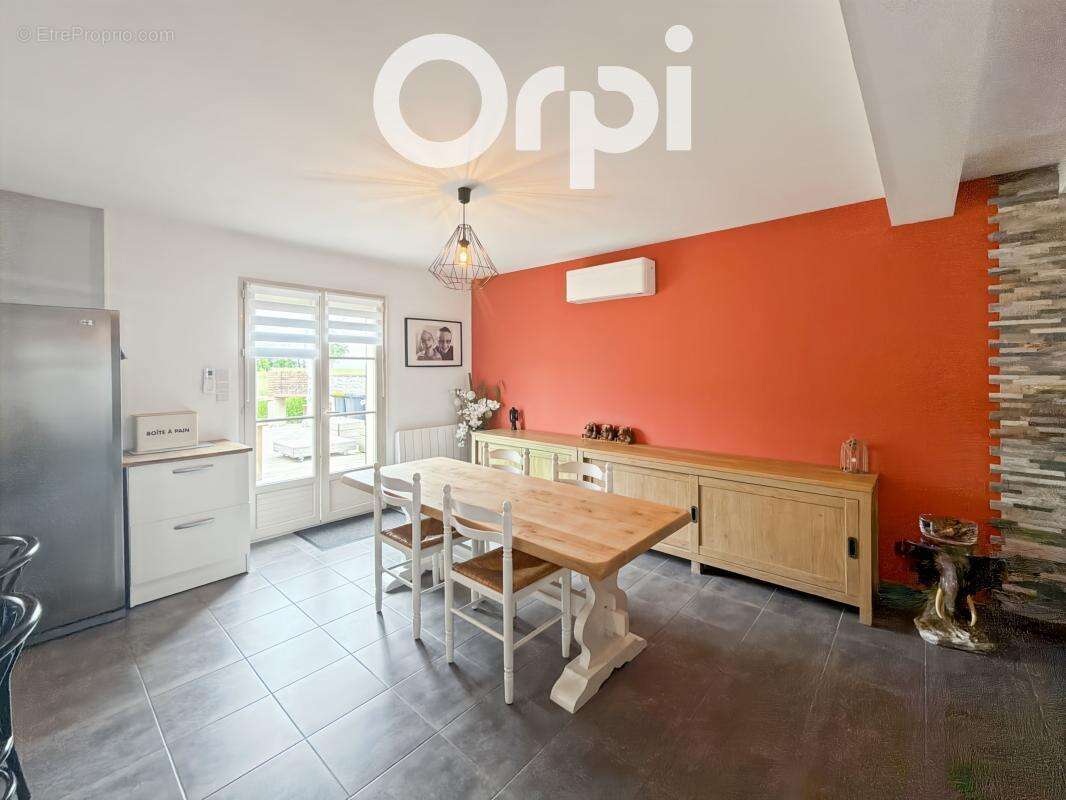 Maison À Vendre proche d’Estrées, secteur résidentiel et commodités à proximité - photo 4