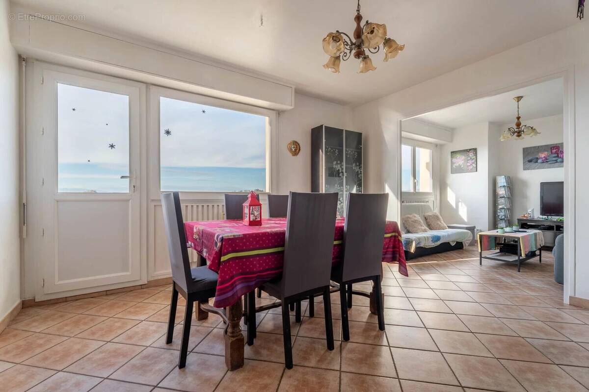 Appartement à IRIGNY