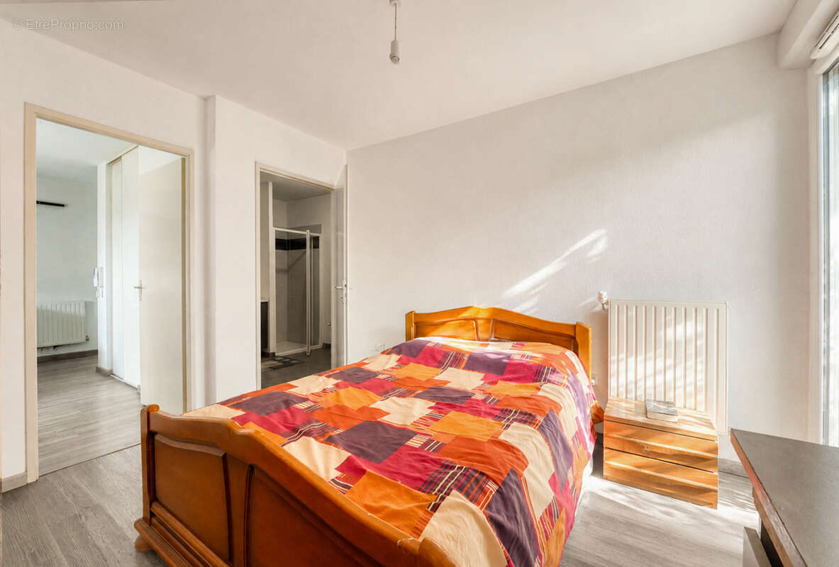 En exclusivité !  Appartement T2 de 38 m2 en rez-de-jardin, secteur de Barrière-de-Paris. - photo 8